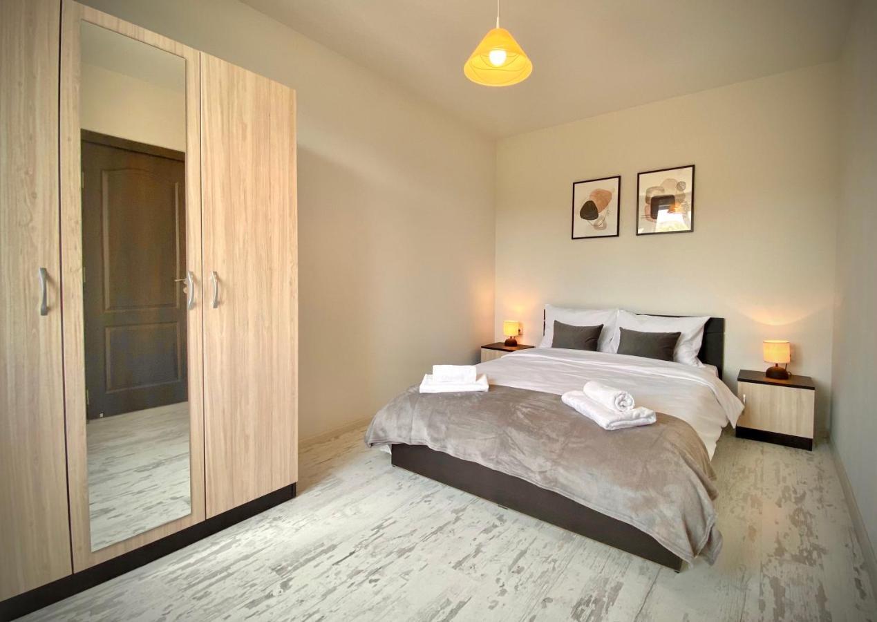 Cozy & Modern 1Br Apart For 4 Guests Next To Medical University & Free Parking Stara Zagora Exterior foto